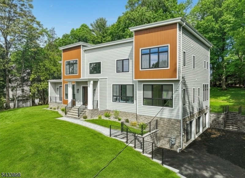 House in Livingston, New Jersey, United States 3 - 18068586