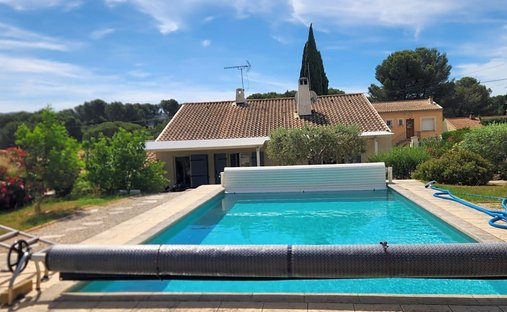 House in Lamanon, Provence-Alpes-Côte d'Azur, France 1