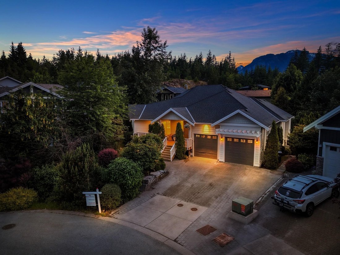 House in Squamish, British Columbia, Canada 1 - 18067452