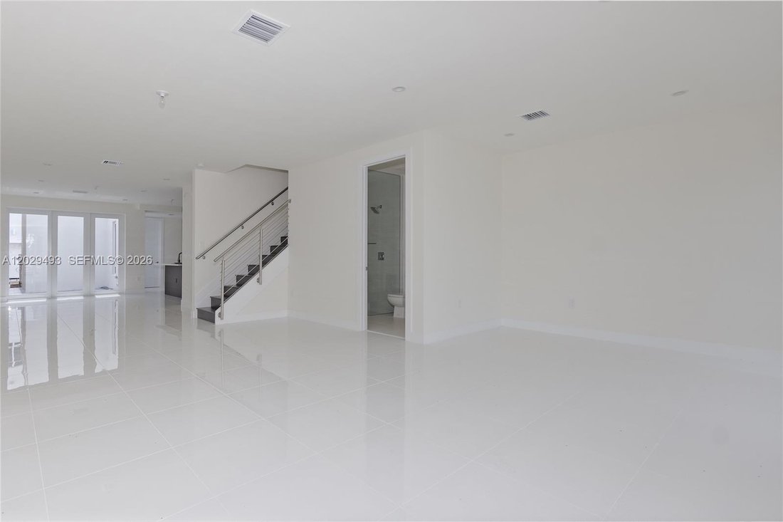 Townhouse in Doral, Florida, United States 3 - 18065936