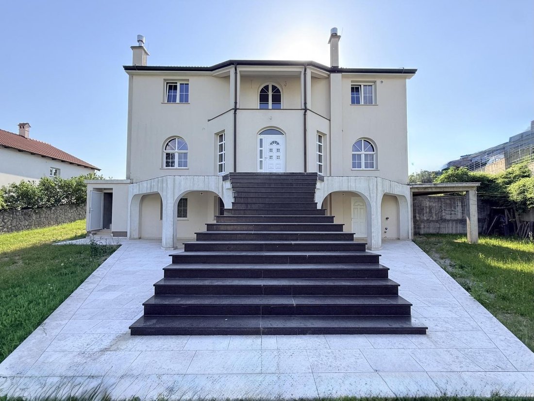 Villa in Mjesni odbor Kastav, Grad Kastav, Primorje-Gorski Kotar County 1 - 18068207