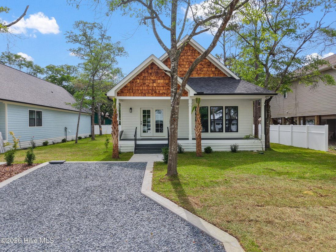 House in Oak Island, North Carolina, United States 4 - 17988613
