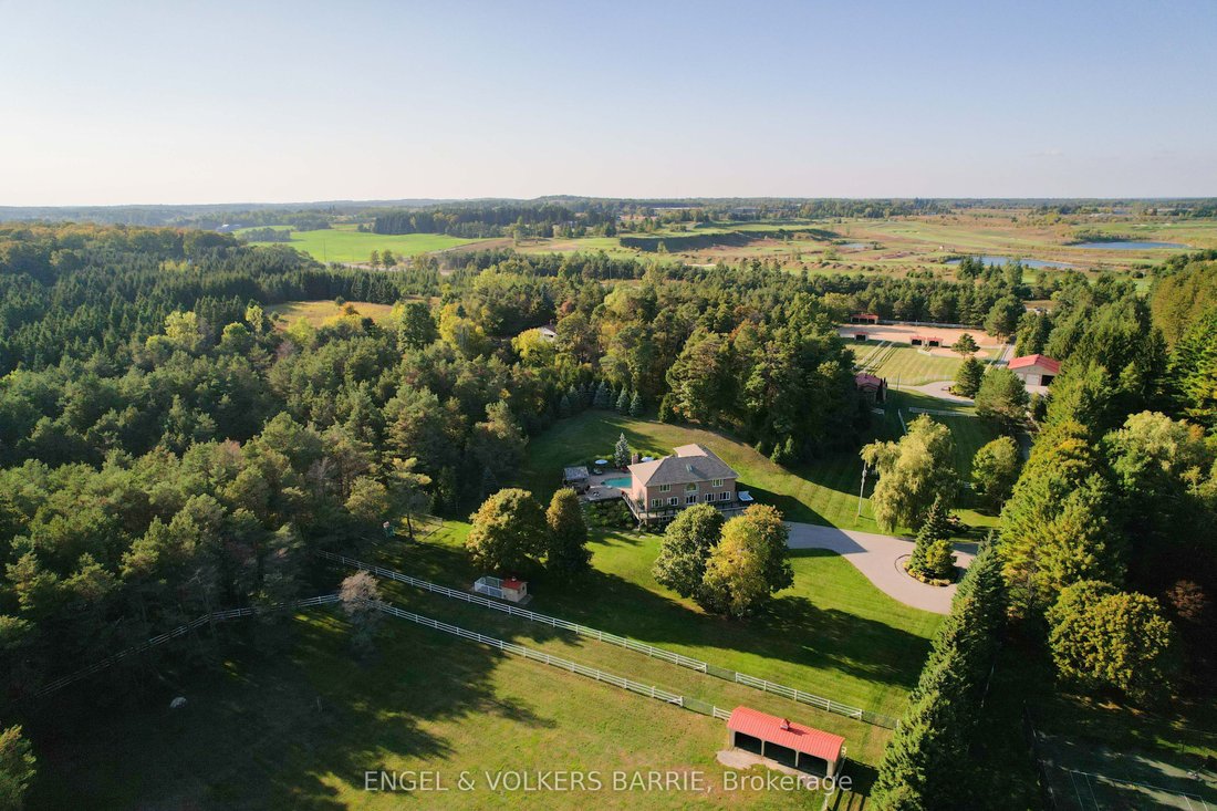 House in Uxbridge, Ontario, Canada 1 - 18067443