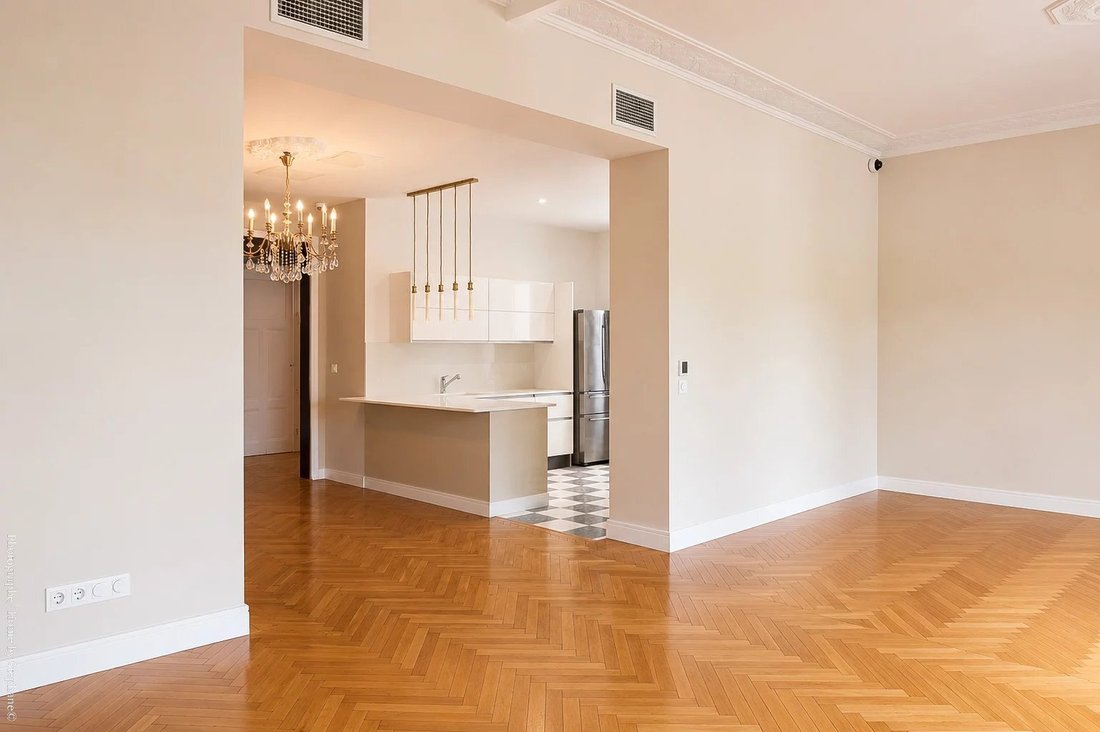 Apartment in Saint Giniez, 8e Arrondissement, Marseille 4 - 18066863
