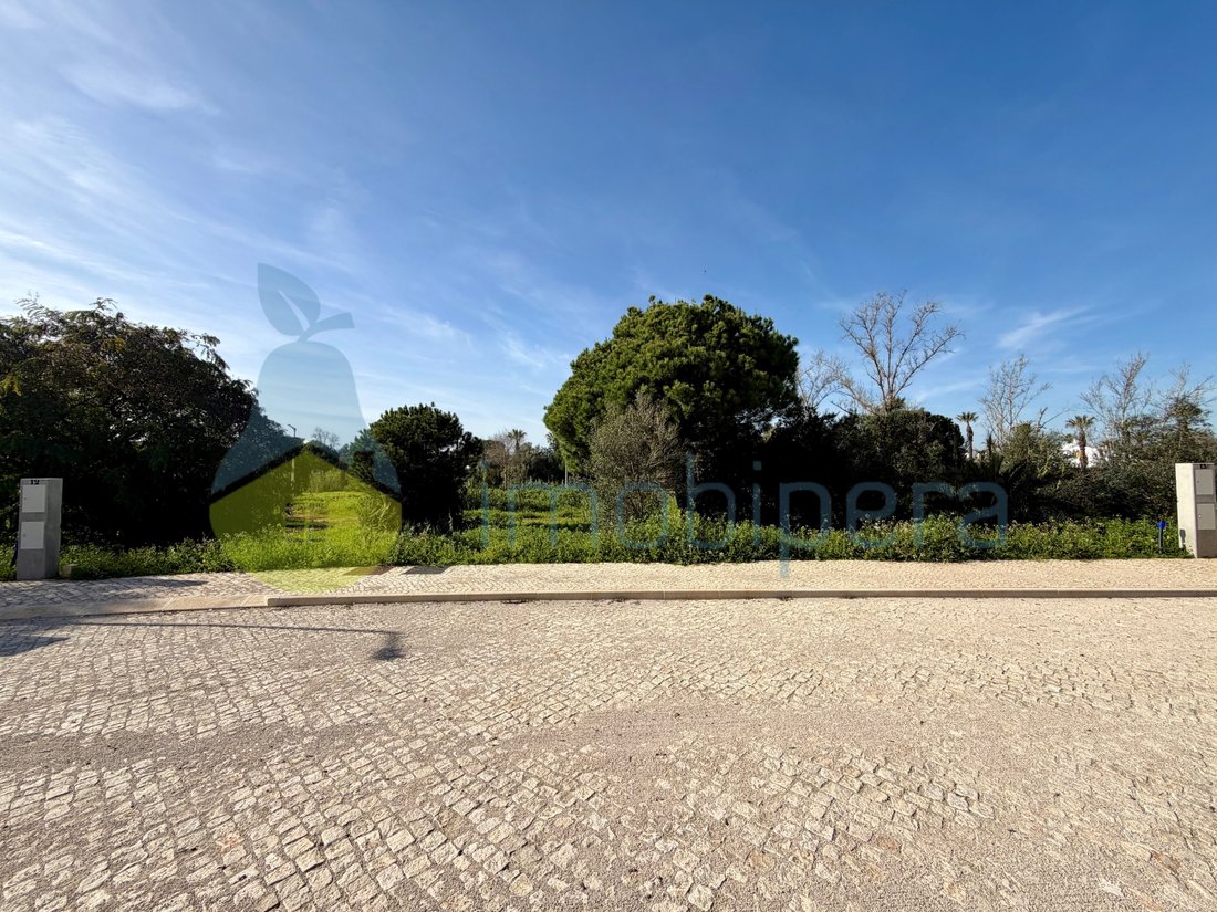 Land in Quarteira, Algarve, Portugal 1 - 18067828