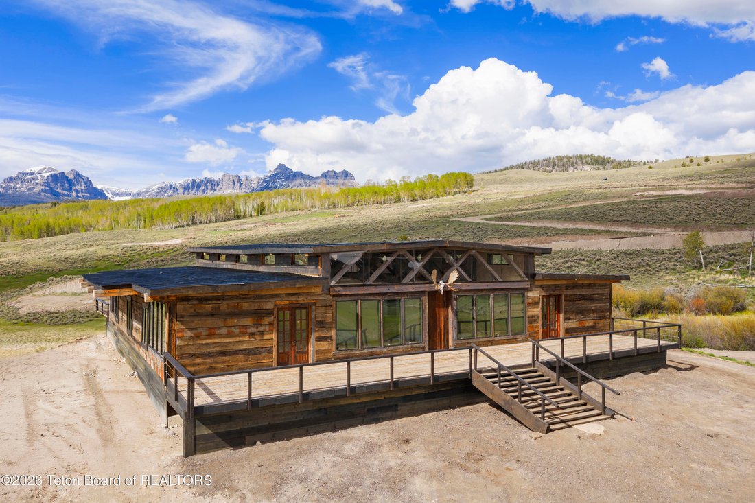 House in Dubois, Wyoming, United States 3 - 18067489