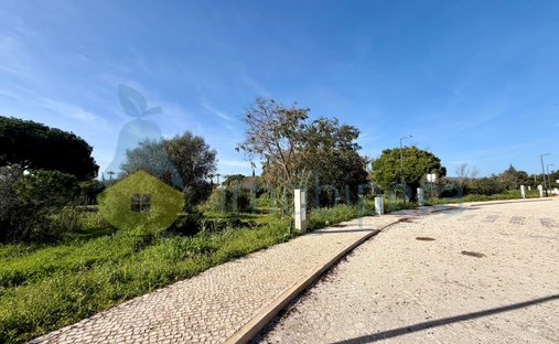 Terreno en Quarteira, Algarve, Portugal 1