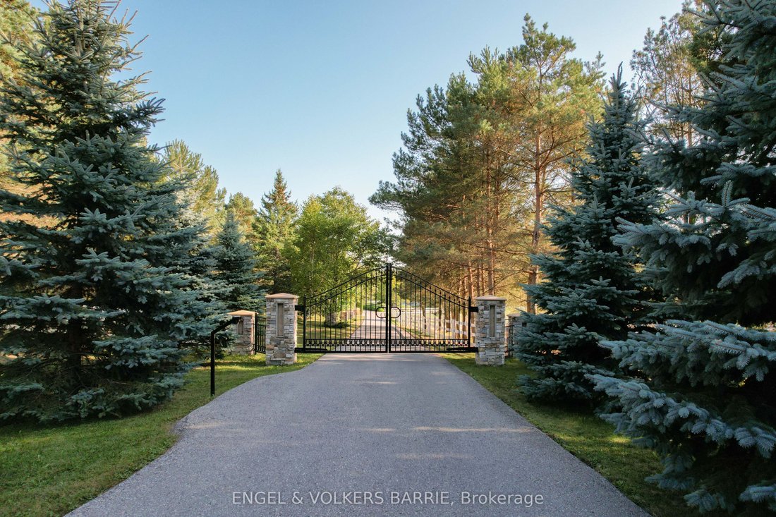 House in Uxbridge, Ontario, Canada 2 - 18067443