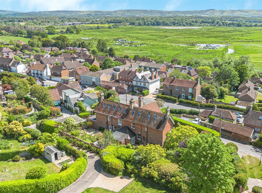 House in Pulborough, England 4 - 18056748
