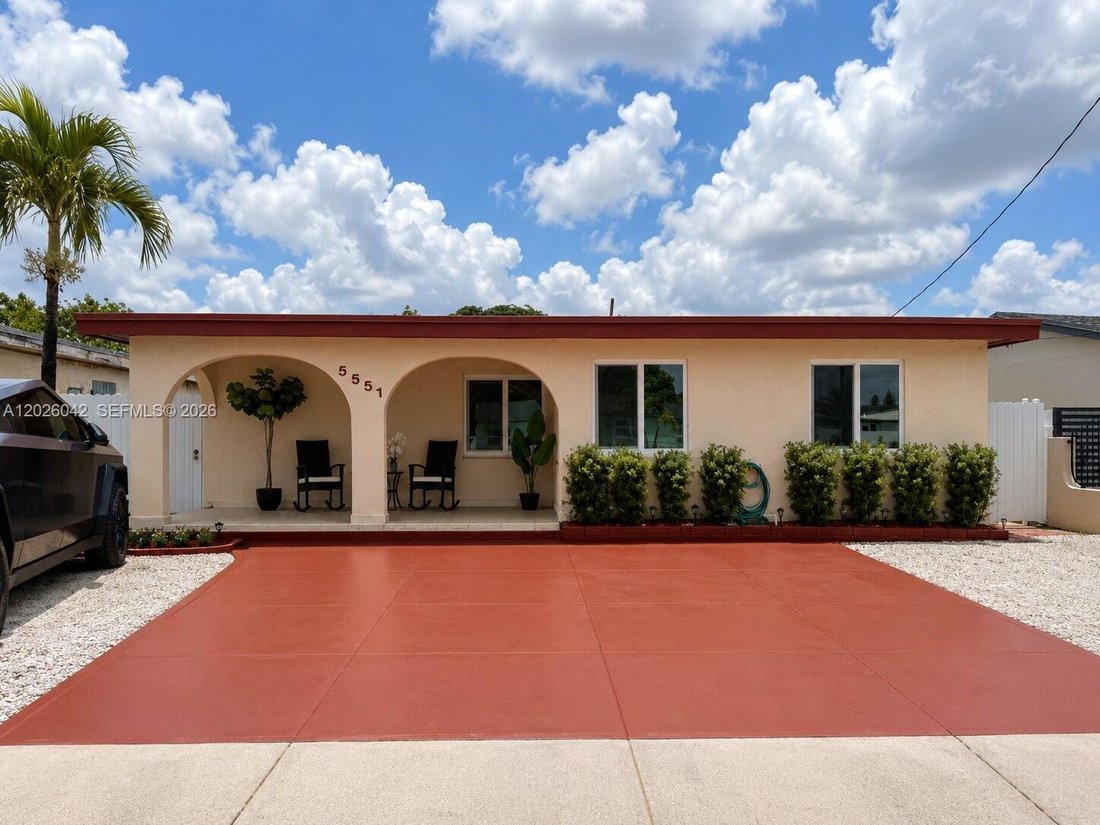 House in Hialeah, Florida, United States 1 - 18065940