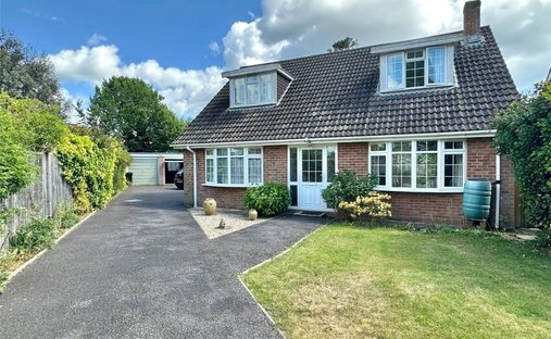 House in Milford on Sea, England 1