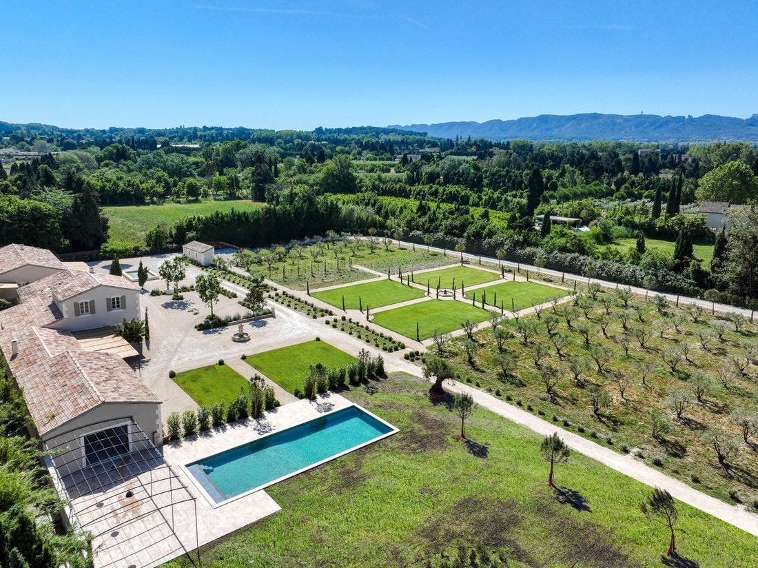 House in Saint-Rémy-de-Provence, Provence-Alpes-Côte d'Azur, France 3 - 18065581
