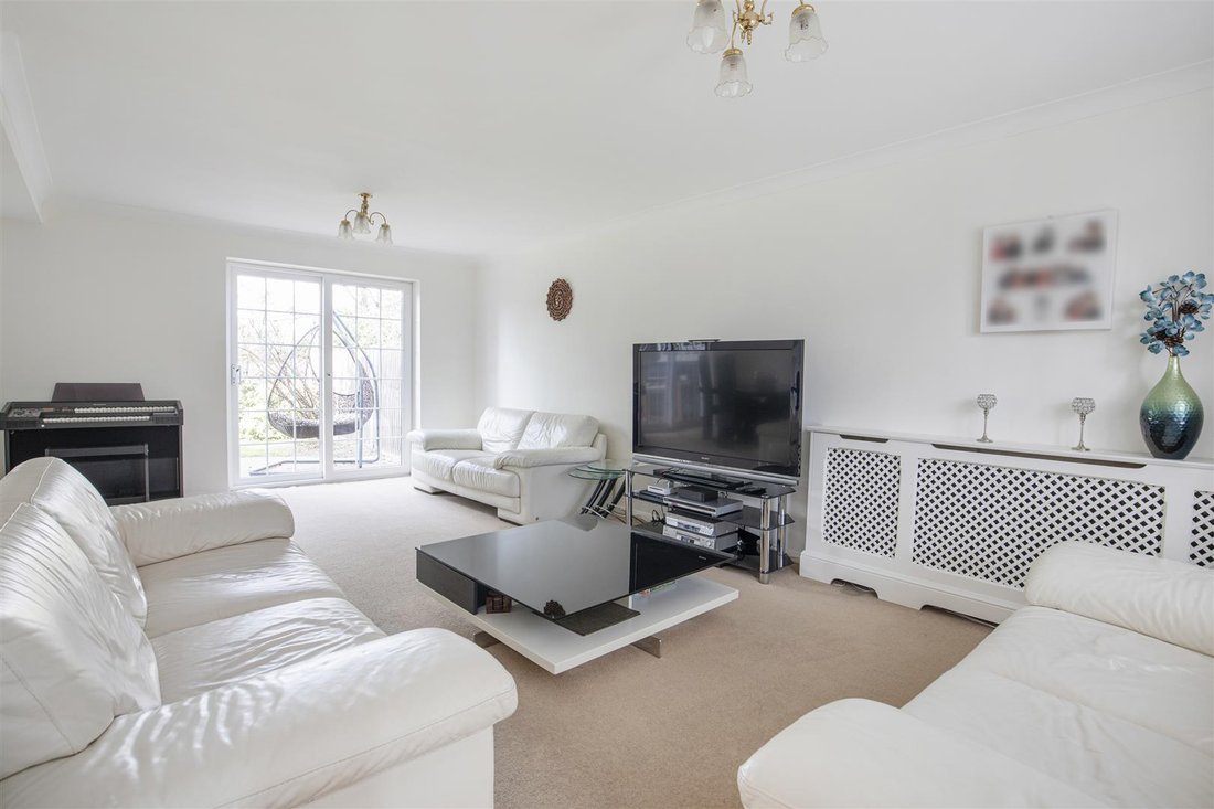 House in Little Common, Harrow, England 3 - 18065799