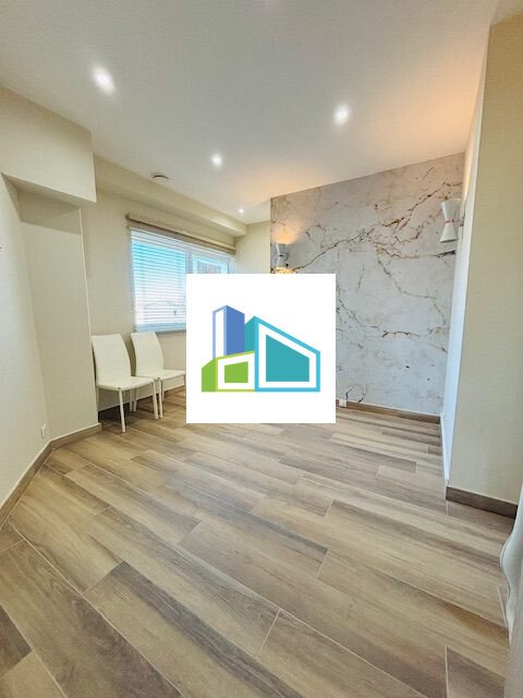 Centre Ville, Carqueiranne, France 1 - 14049060
