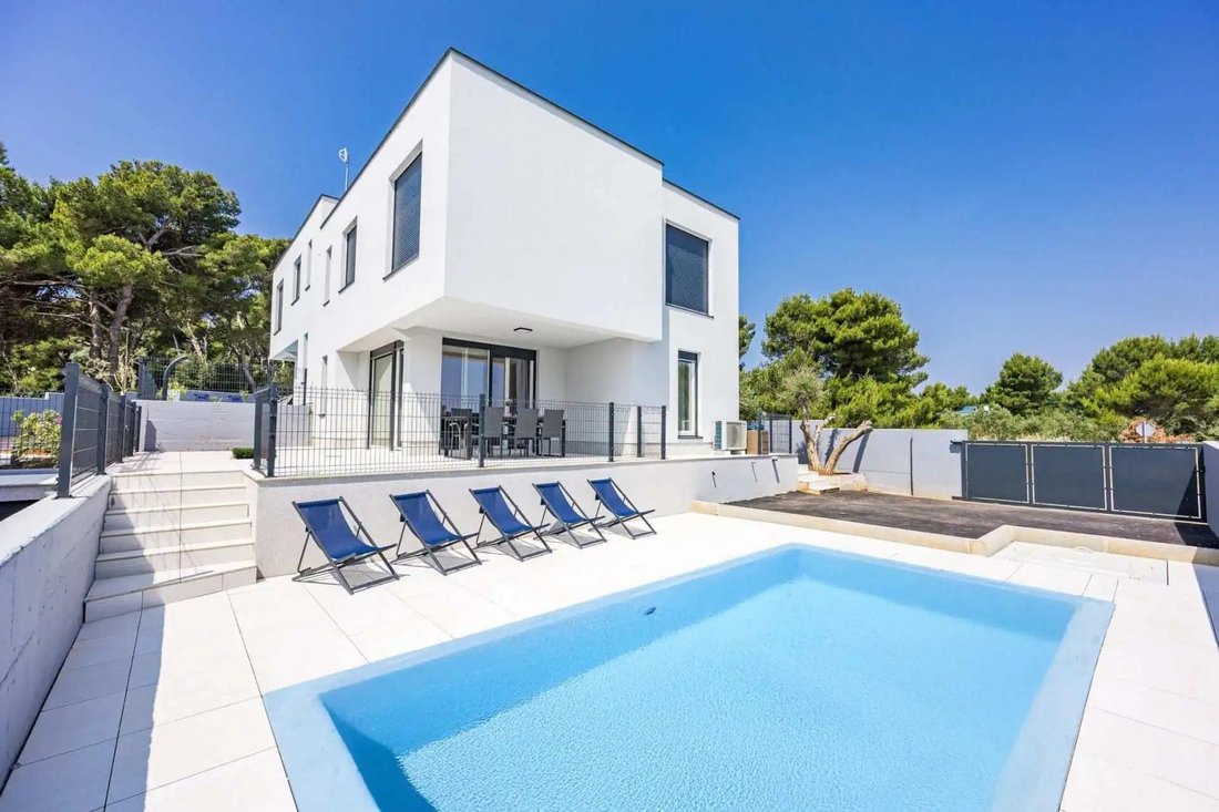 Villa in Premantura, Istria County, Croatia 1 - 18068204