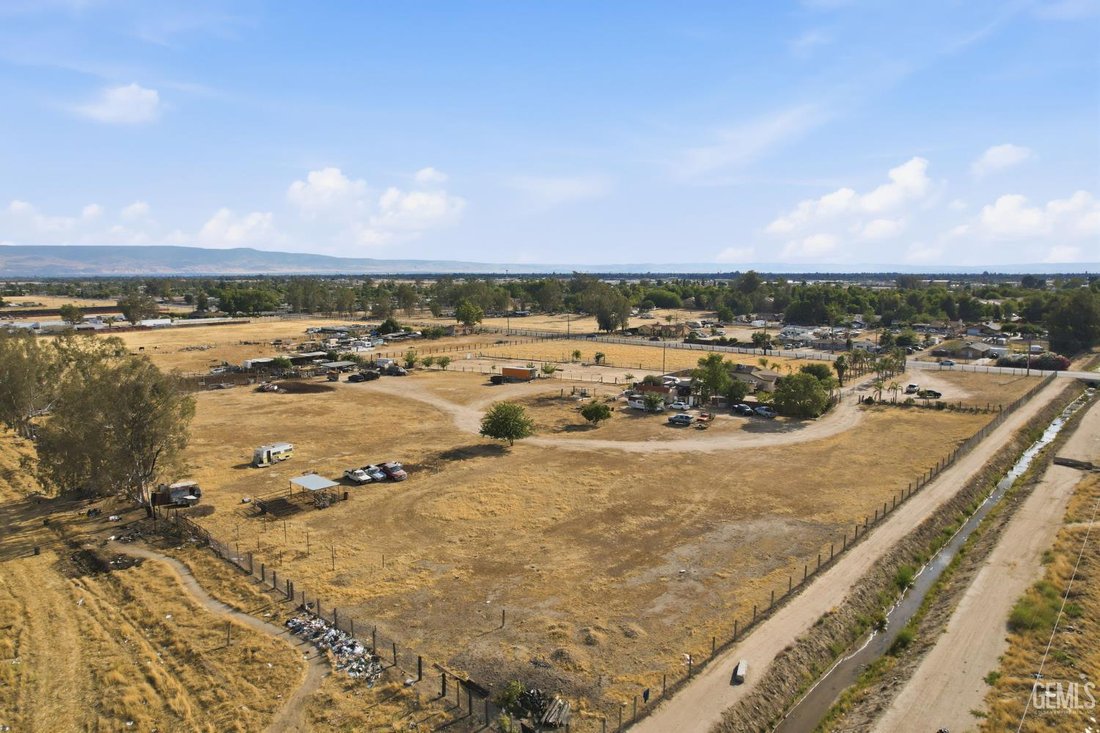 Casa a Bakersfield, California, Stati Uniti 1 - 18066702