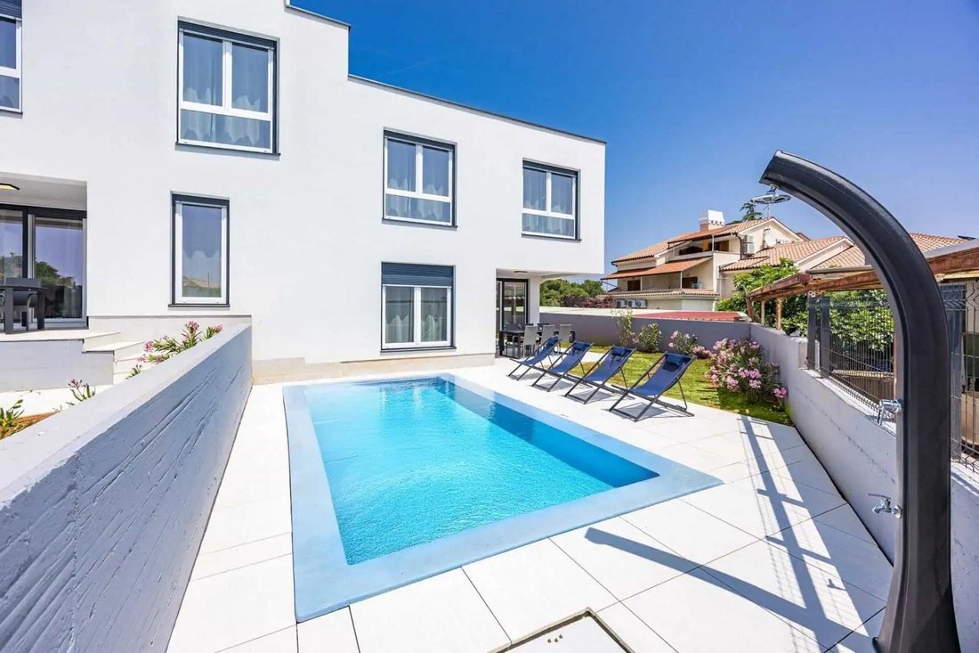Villa in Premantura, Istria County, Croatia 1 - 18068206