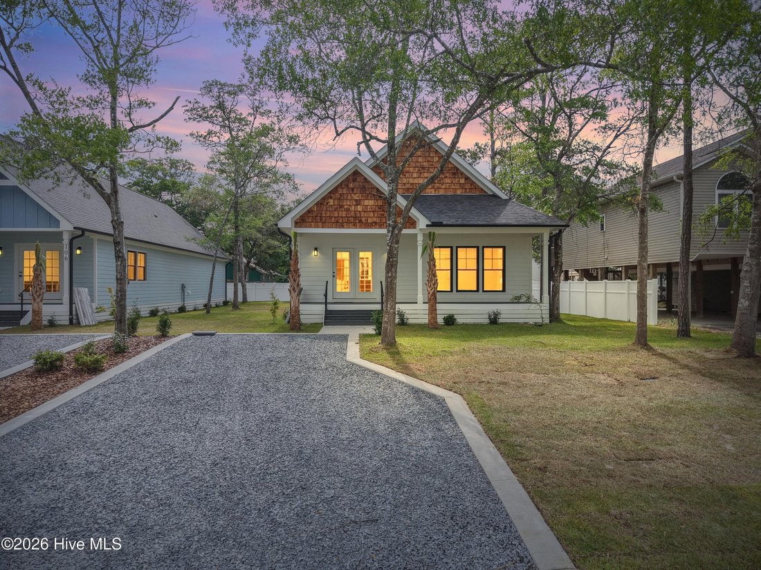 House in Oak Island, North Carolina, United States 1 - 17988613