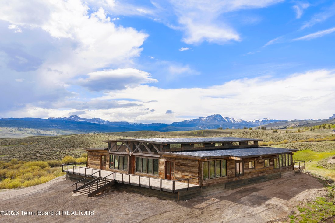 House in Dubois, Wyoming, United States 1 - 18067489