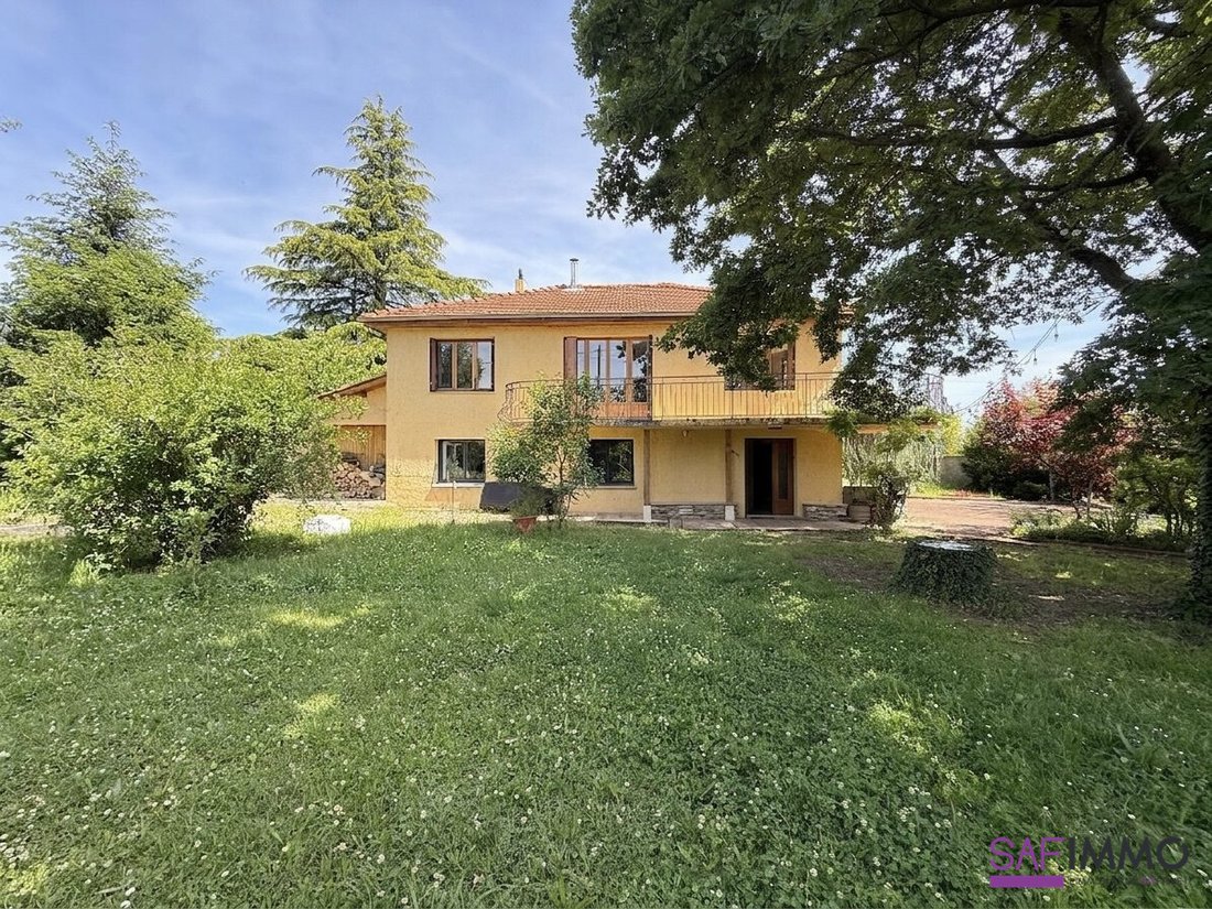 Villa in Chaponost, Auvergne-Rhône-Alpes, France 1 - 18068811