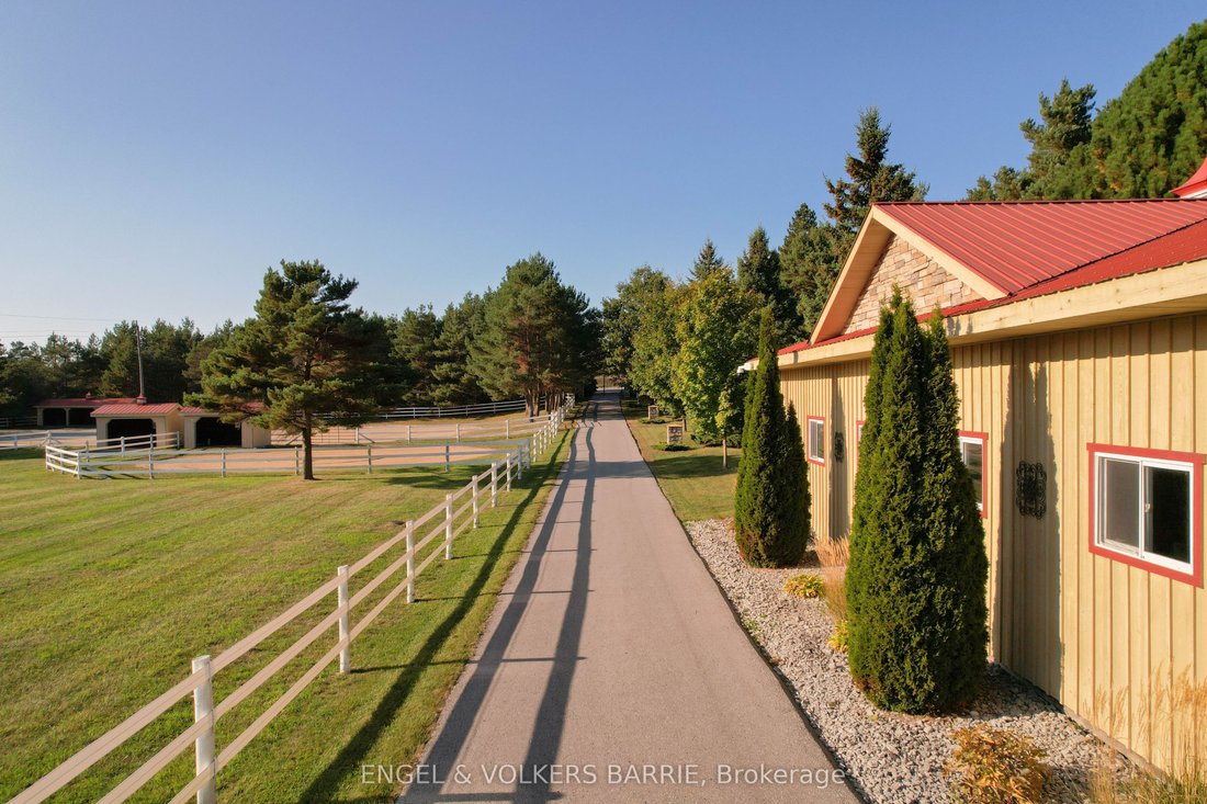House in Uxbridge, Ontario, Canada 4 - 18067443