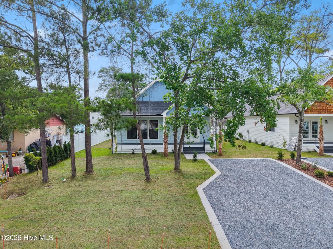 House in Oak Island, North Carolina, United States 1 - 17988629
