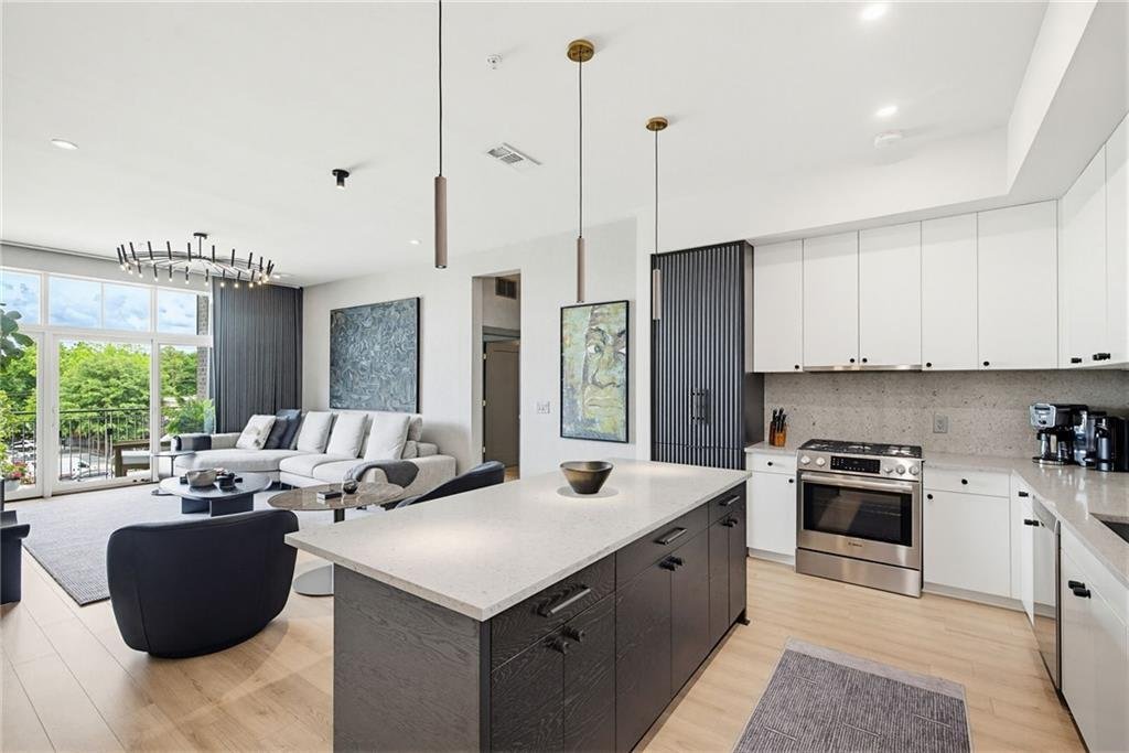 Condo in Atlanta, Georgia, United States 3 - 18066645