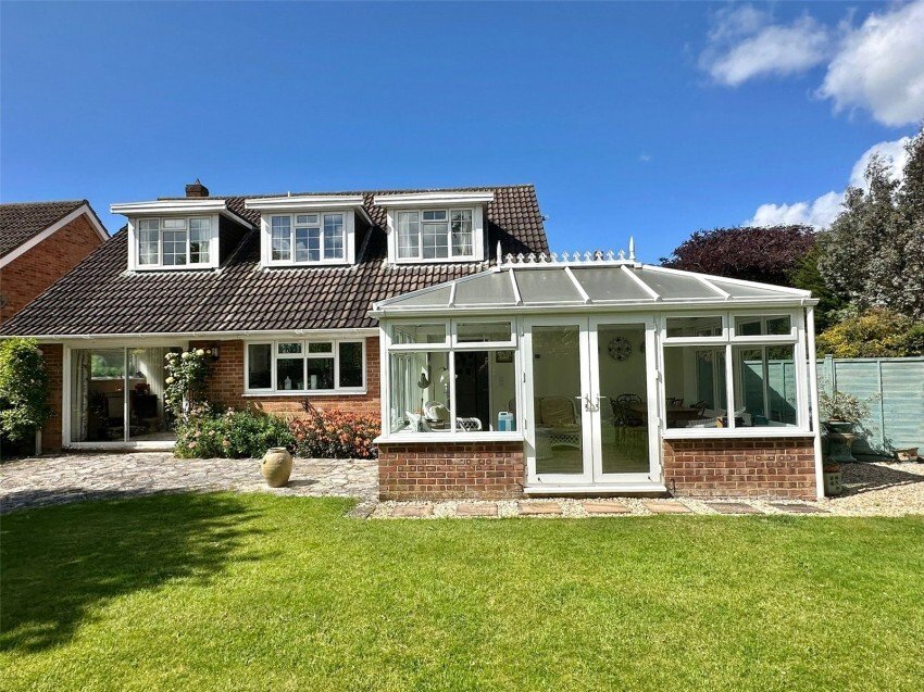 House in Milford on Sea, England 2 - 18065795