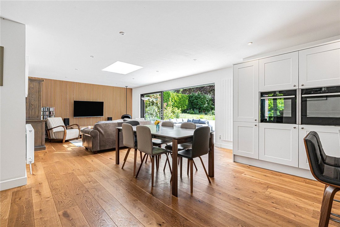 Bungalow in West Chiltington, England 2 - 18065792