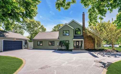 House in East Patchogue, New York, United States 1