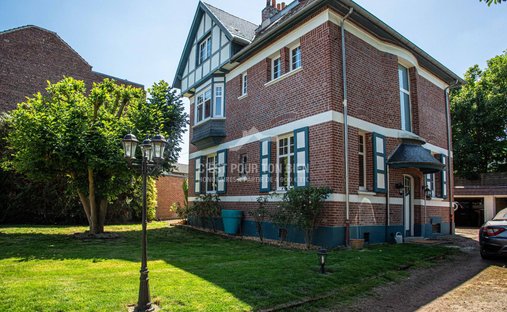 House in Cinq Bonniers, Faches-Thumesnil, France 1