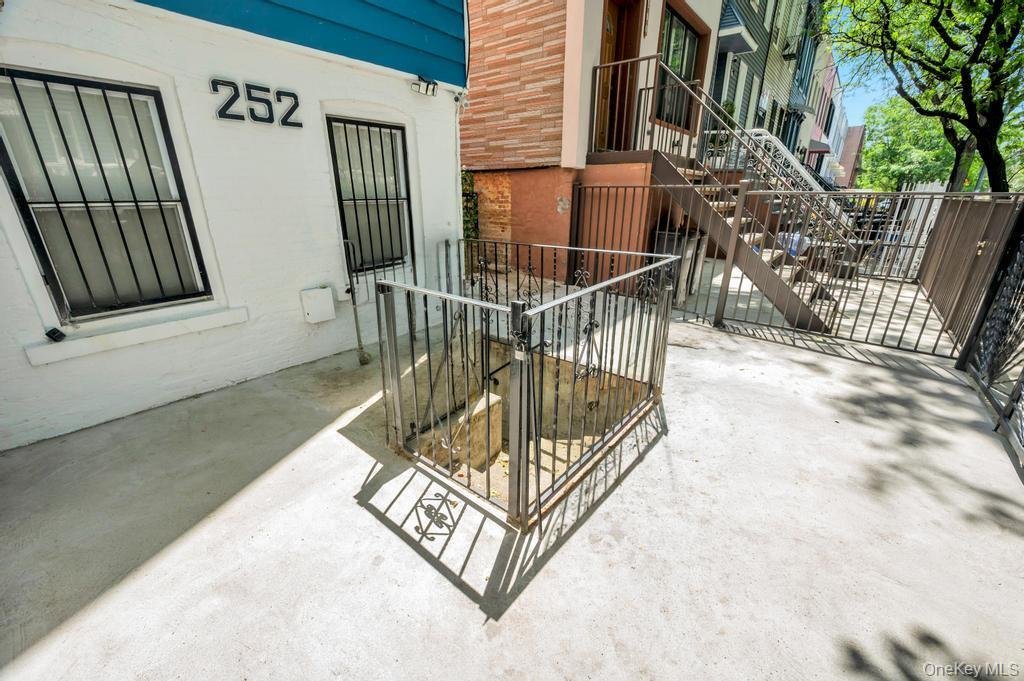 House in New York, New York, United States 3 - 17846010
