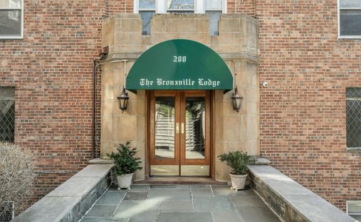 Co Op in Bronxville, New York, United States 1