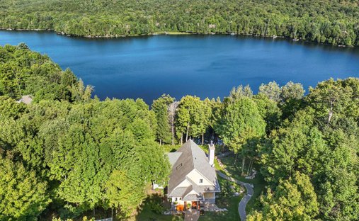 House in Harrington, Quebec, Canada 1