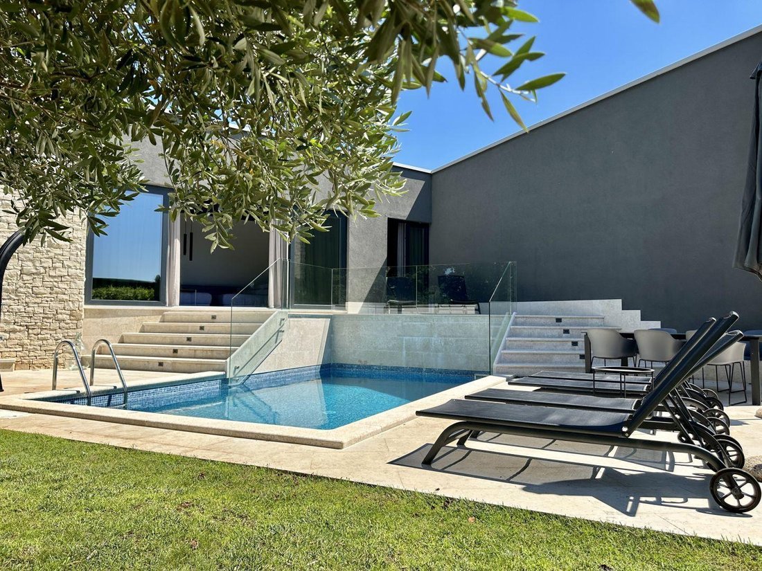 Villa in Umag, Istria County, Croatia 1 - 18068208