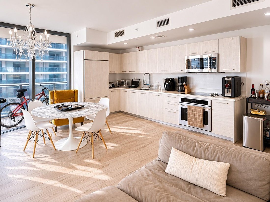 Condo in Miami, Florida, United States 5 - 18065996
