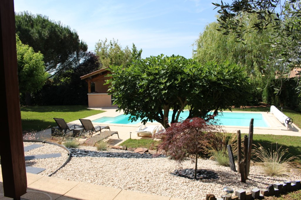 Villa in Nord Est, Roussillon, France 1 - 18067923