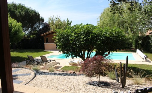 Villa in Nord Est, Roussillon, France 1