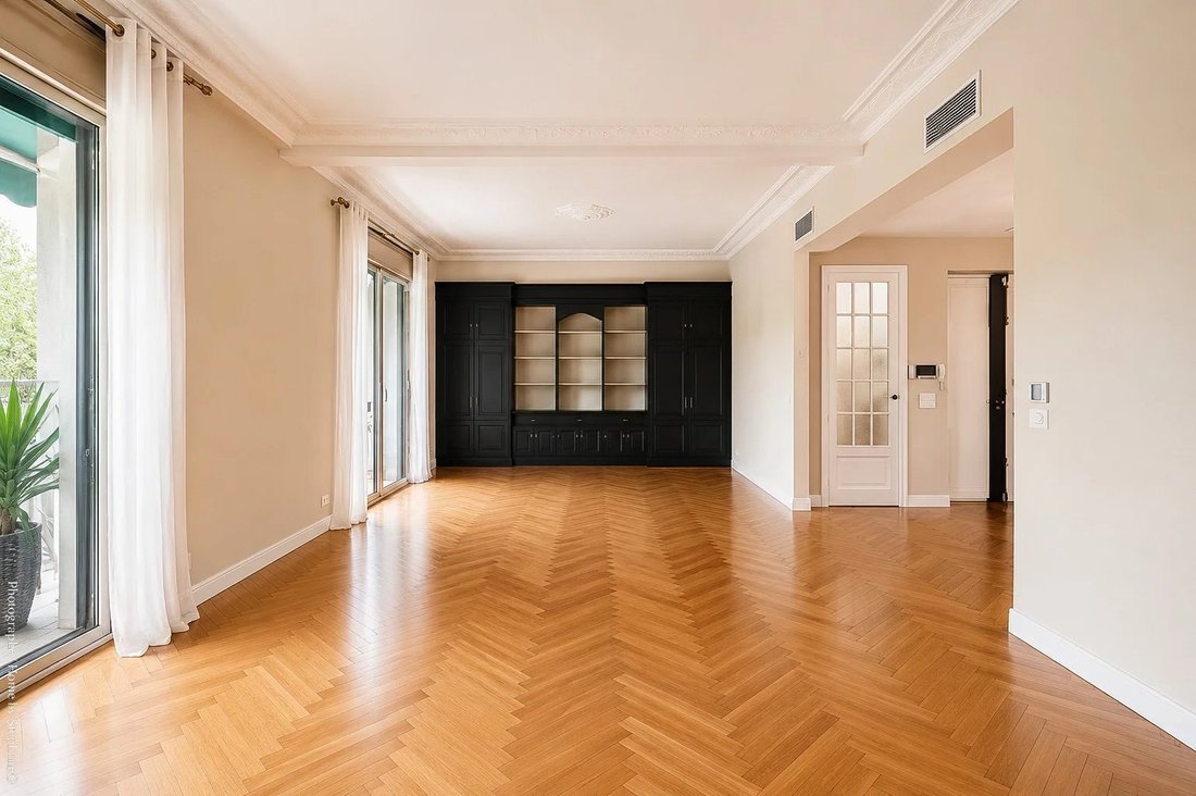 Apartment in Saint Giniez, 8e Arrondissement, Marseille 2 - 18066863