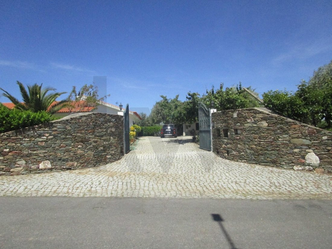 Townhouse in Chacim, Braganca District, Portugal 2 - 18070026
