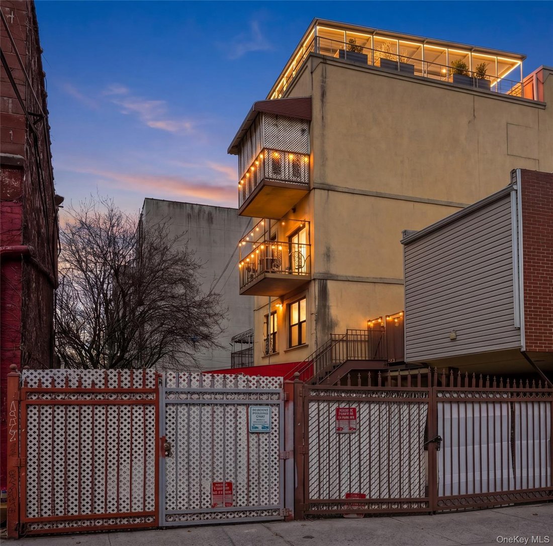 House in New York, New York, United States 5 - 17657651