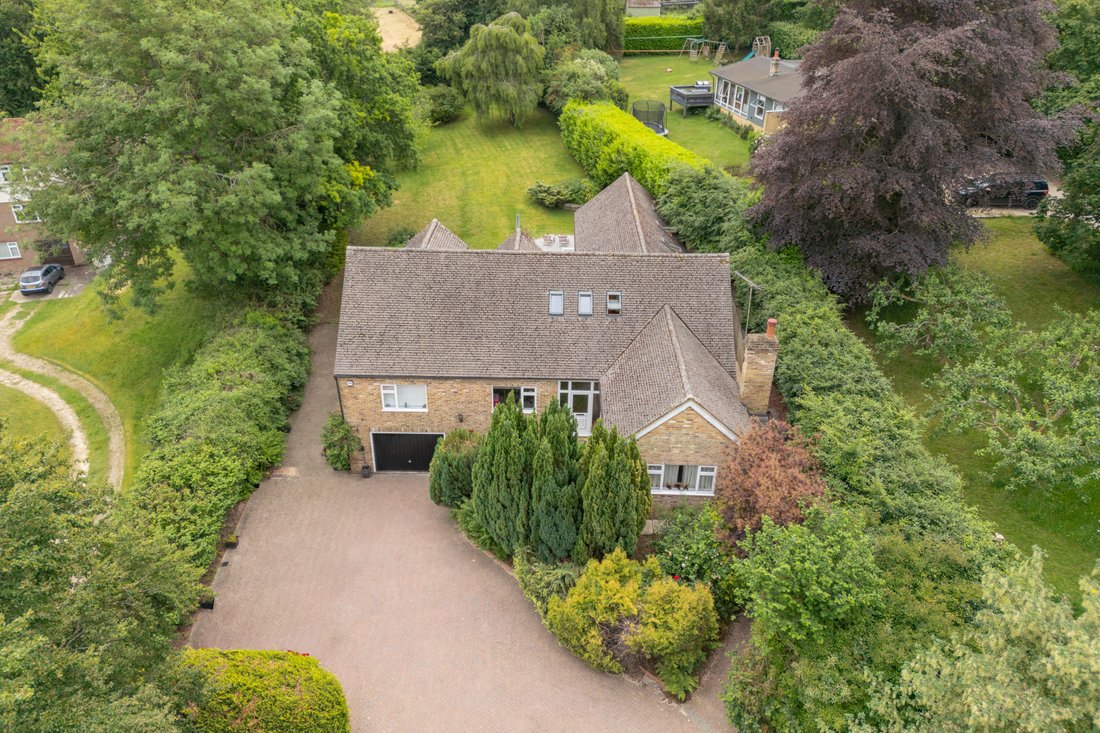 House in Buckinghamshire, England 1 - 17354916