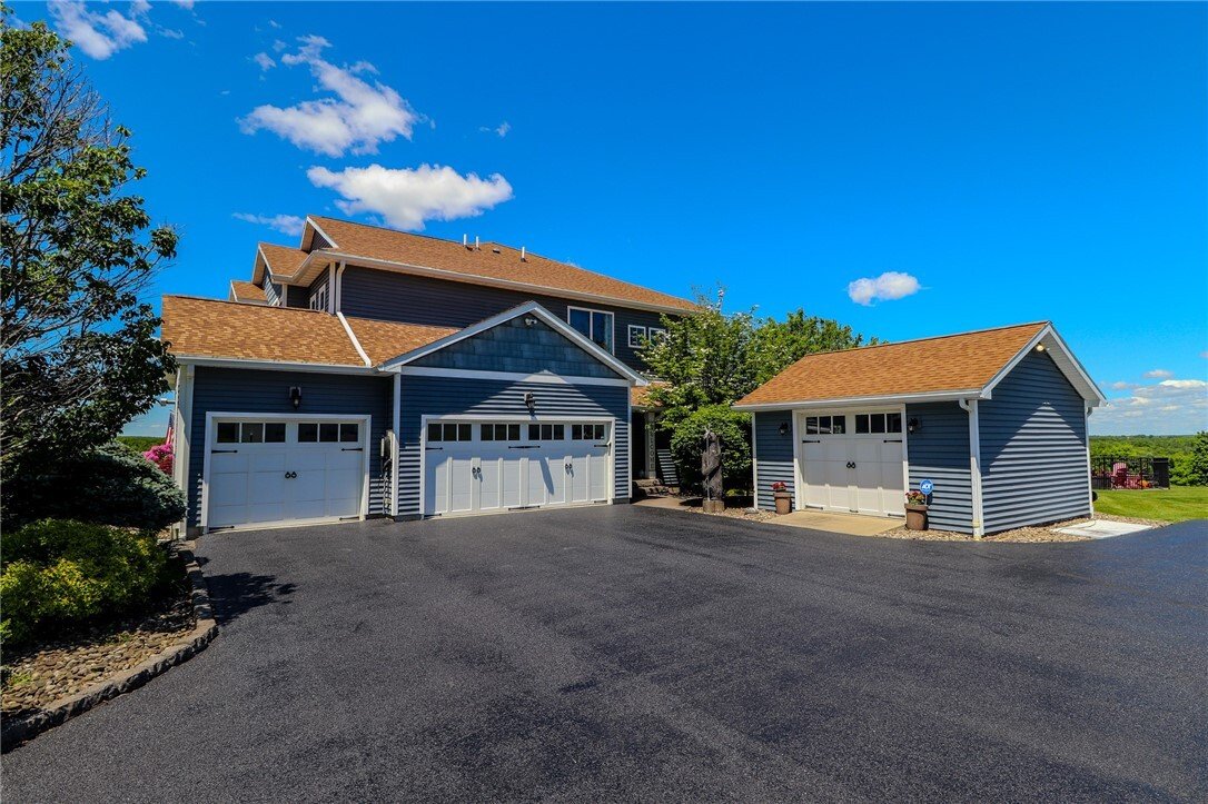 House in Corning, New York, United States 5 - 18069551