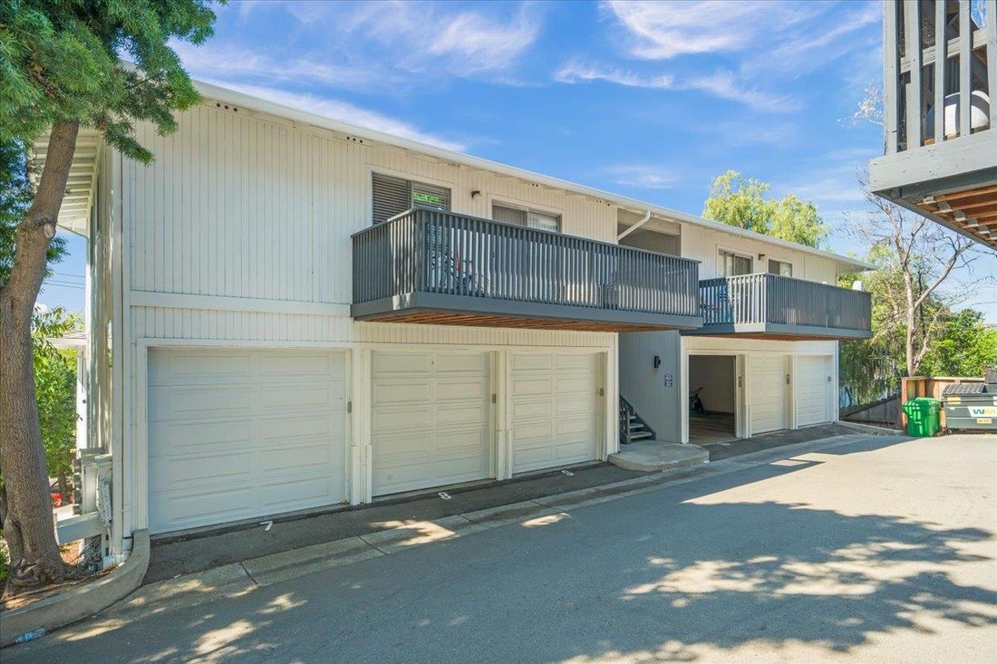 Castro Valley, California, United States 4 - 18069241