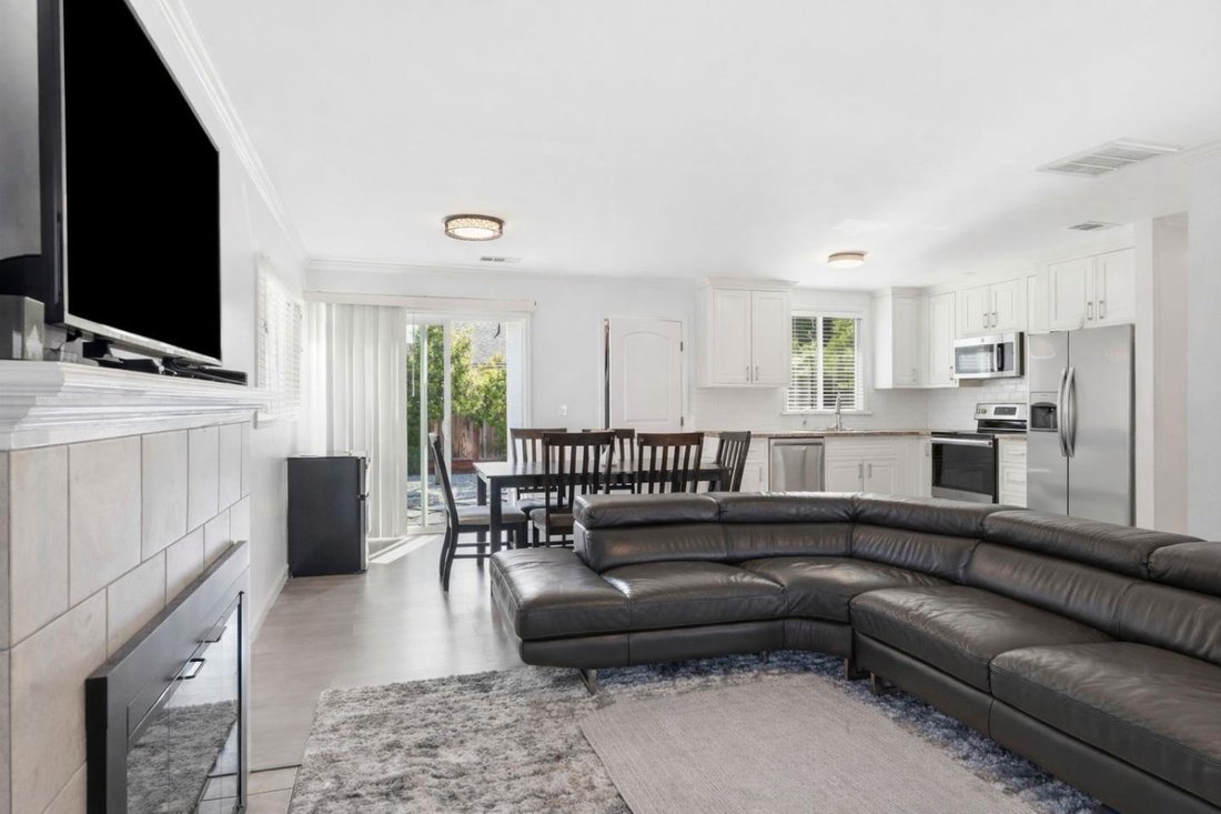 House in East Palo Alto, California, United States 1 - 18069270