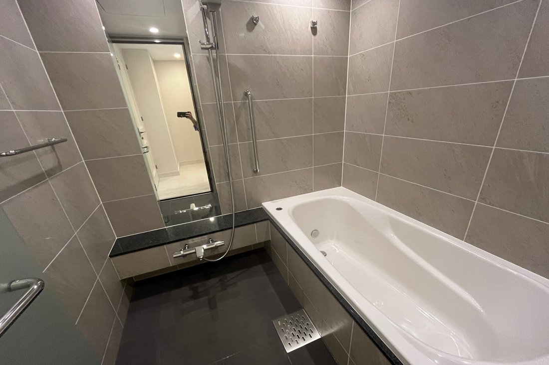 Condo in Osaka, Osaka, Japan 3 - 18069854