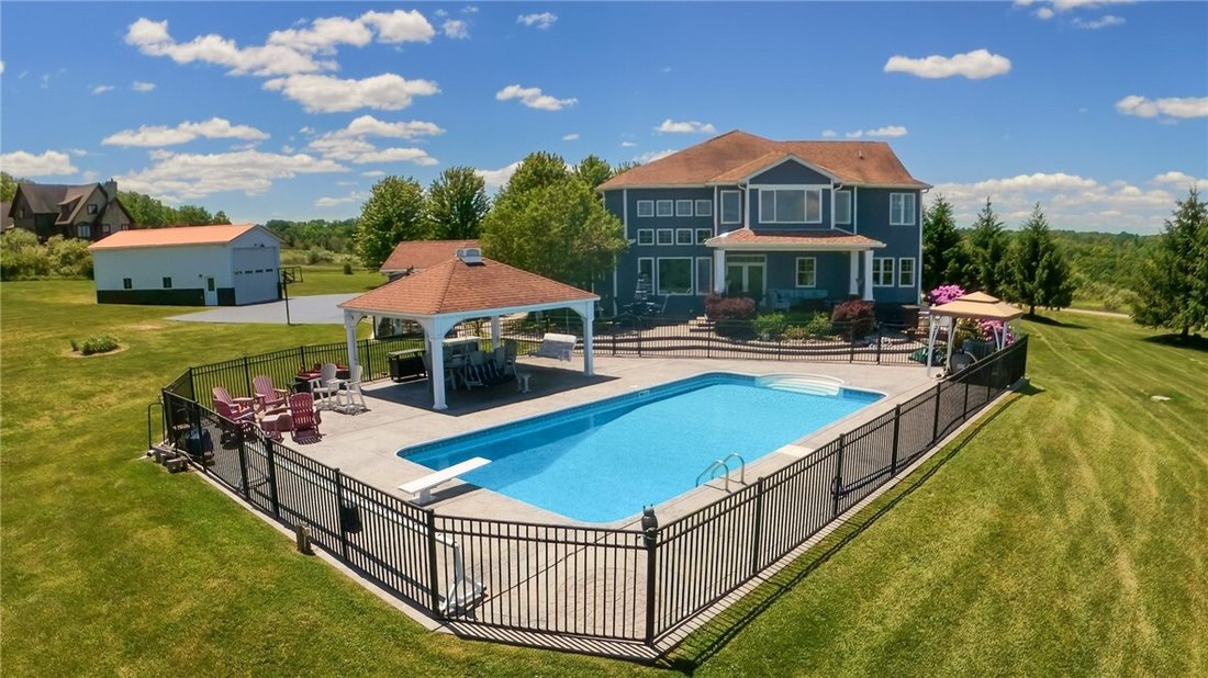 House in Corning, New York, United States 4 - 18069551