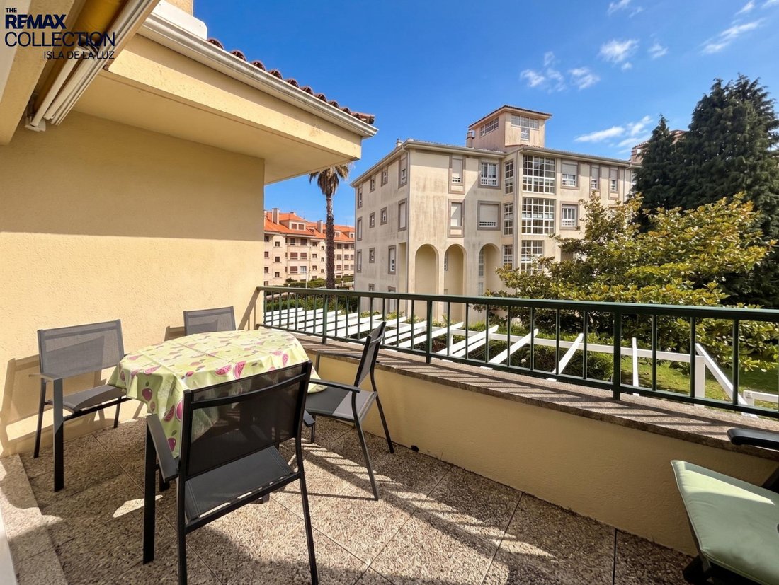 Apartment in O Grove (District), O Grove, Spain 1 - 18069952