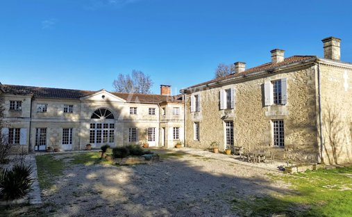 Castle in Samazan, Nouvelle-Aquitaine, France 1