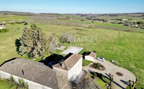 Estate in Arrondissement of Langon, Nouvelle-Aquitaine, France 1